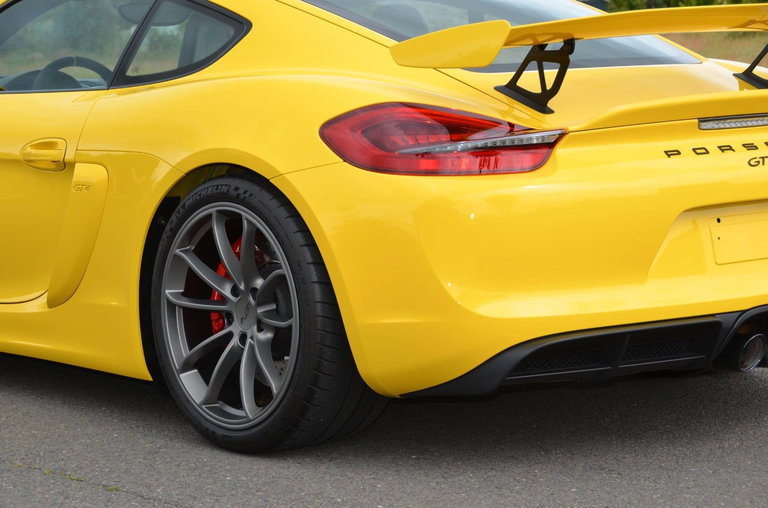 Porsche 981 Cayman GT4