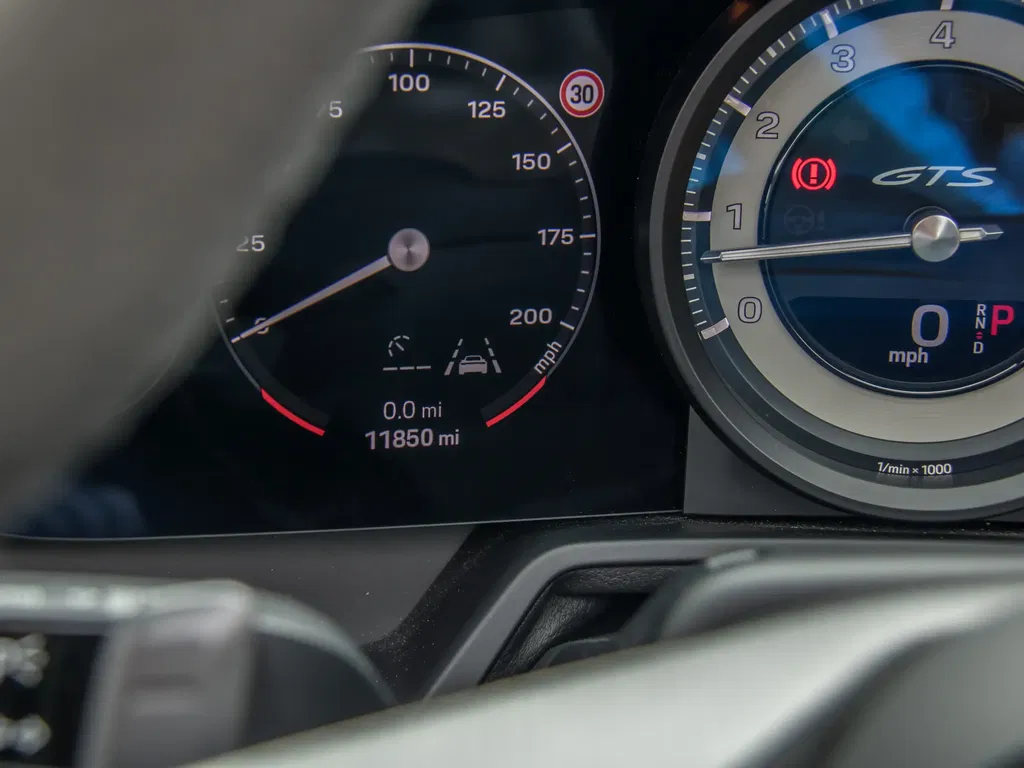 Porsche 992 Carrera 4 GTS