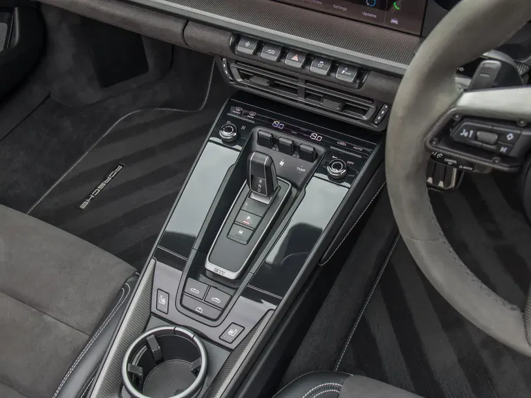 Porsche 992 Carrera 4 GTS