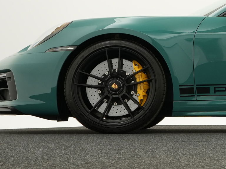 Porsche 992 Carrera GTS