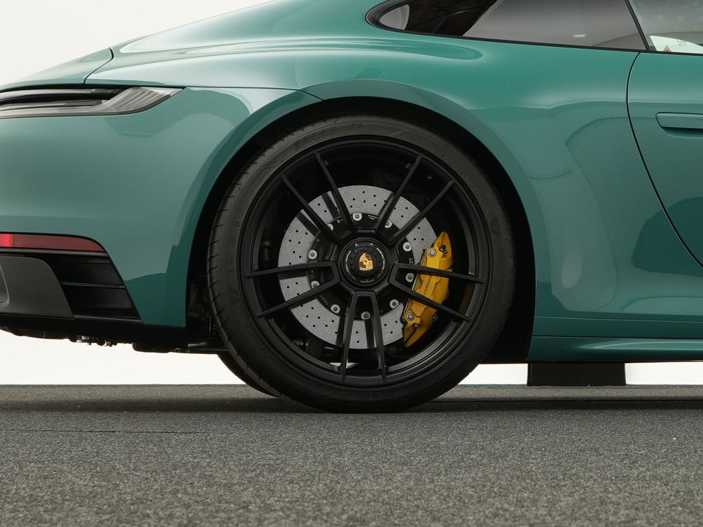 Porsche 992 Carrera GTS