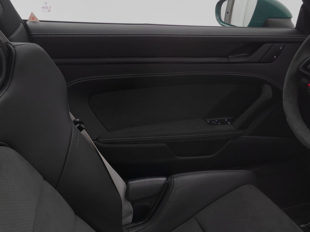 Porsche 992 Carrera GTS