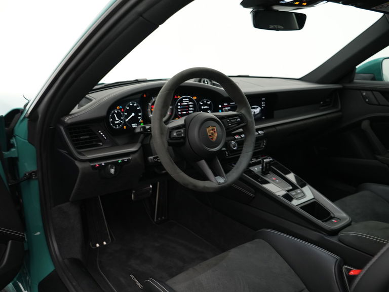 Porsche 992 Carrera GTS