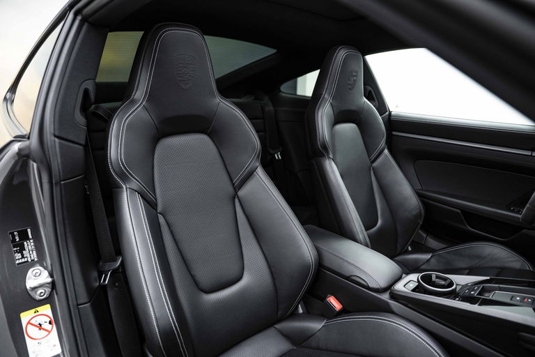 Porsche 992 Carrera 4S