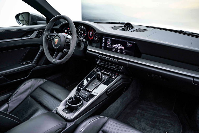 Porsche 992 Carrera 4S