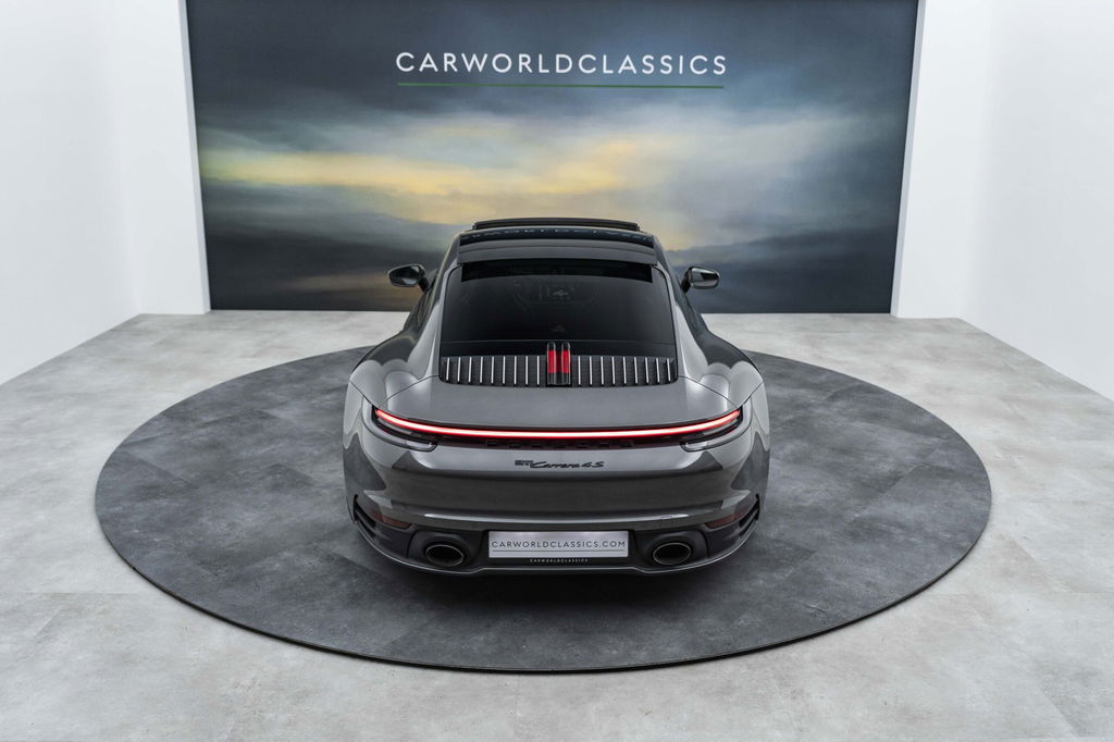 Porsche 992 Carrera 4S