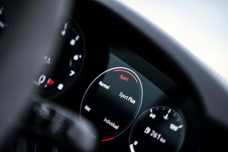 Porsche 992 Carrera 4S