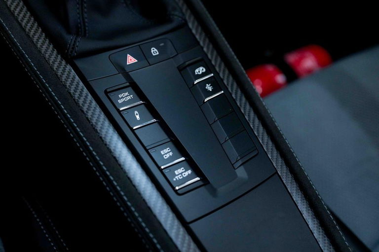 Porsche 718 Spyder RS