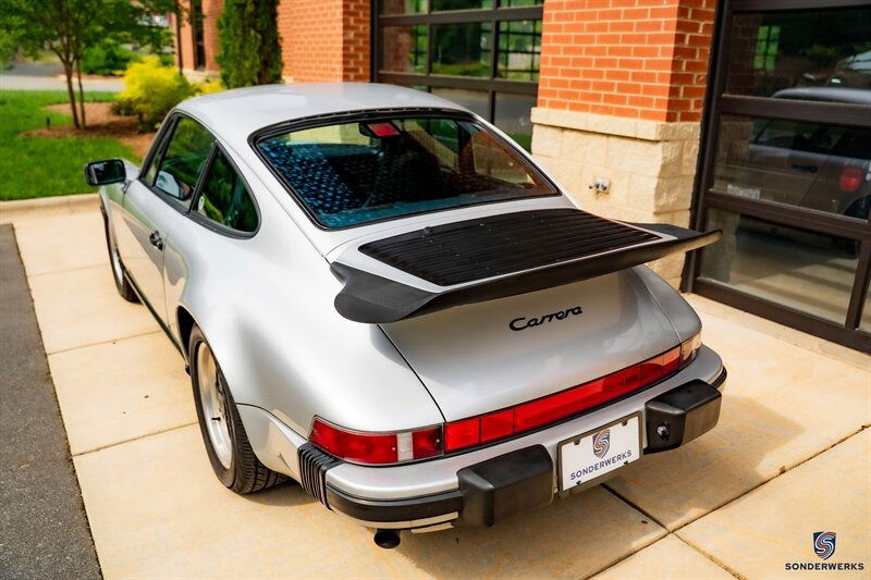 Porsche 911 Carrera 3.2 (US)