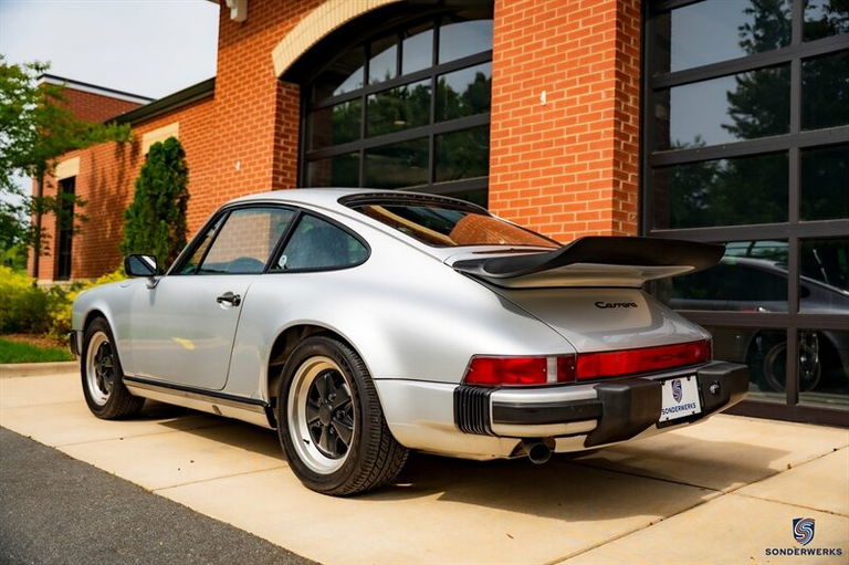 Porsche 911 Carrera 3.2 (US)