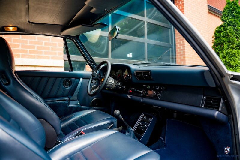 Porsche 911 Carrera 3.2 (US)