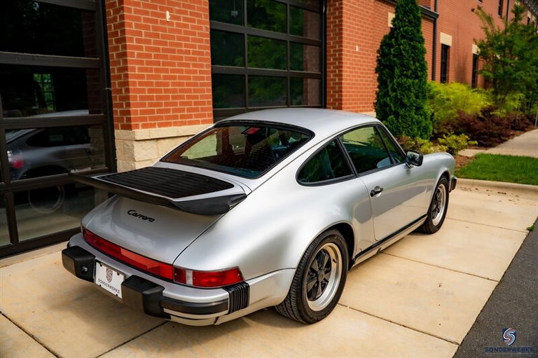 Porsche 911 Carrera 3.2 (US)
