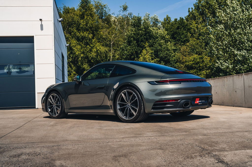 Porsche 992 Carrera