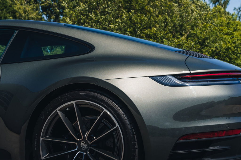 Porsche 992 Carrera
