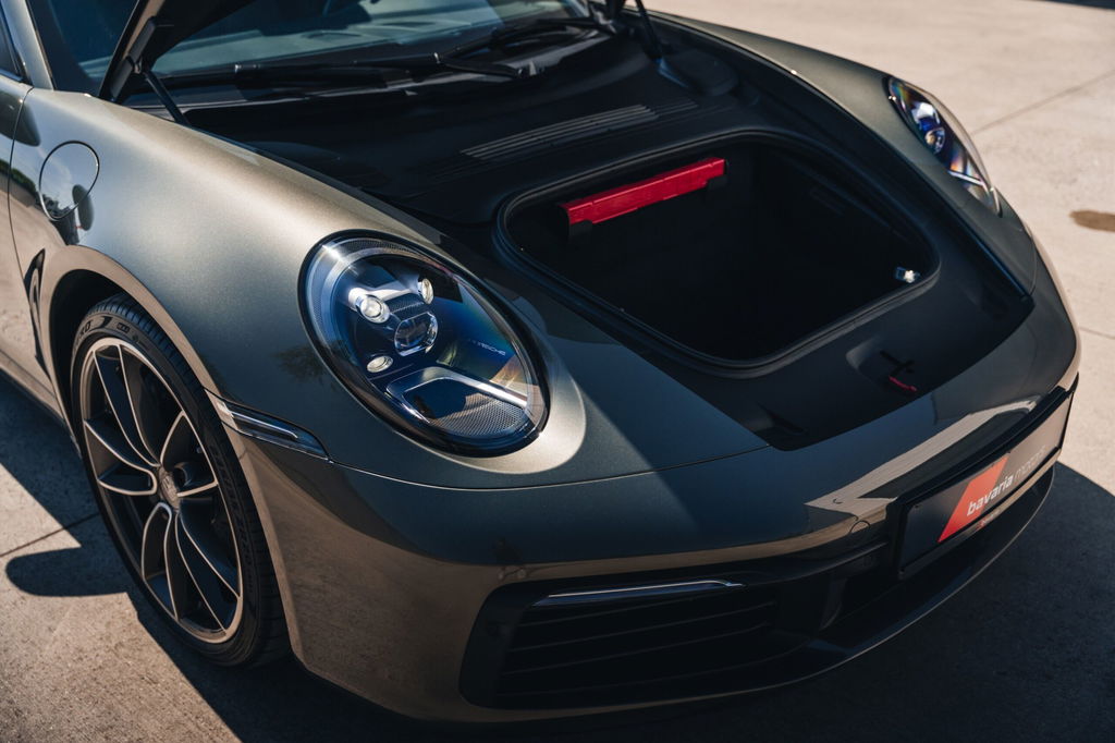 Porsche 992 Carrera