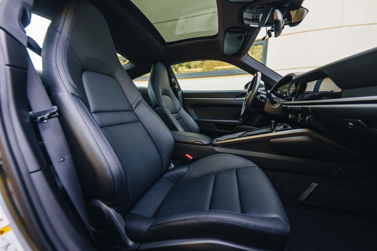 Porsche 992 Carrera