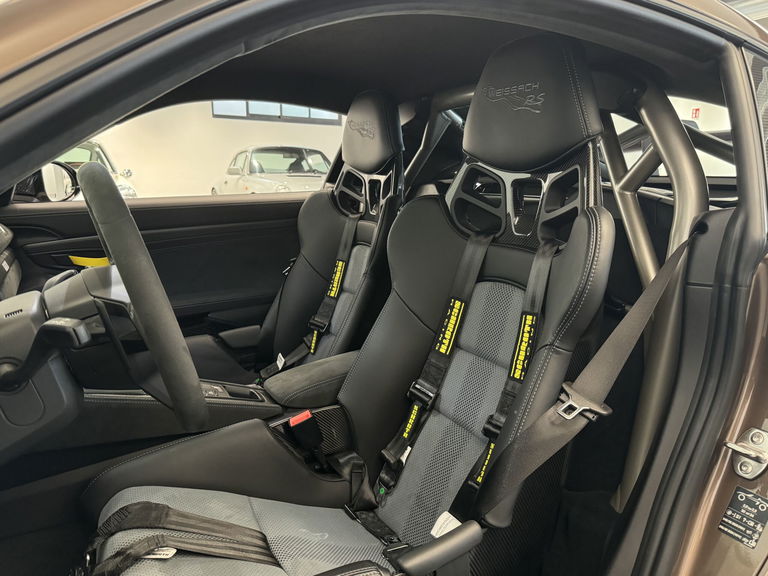 Porsche 718 Cayman GT4 RS