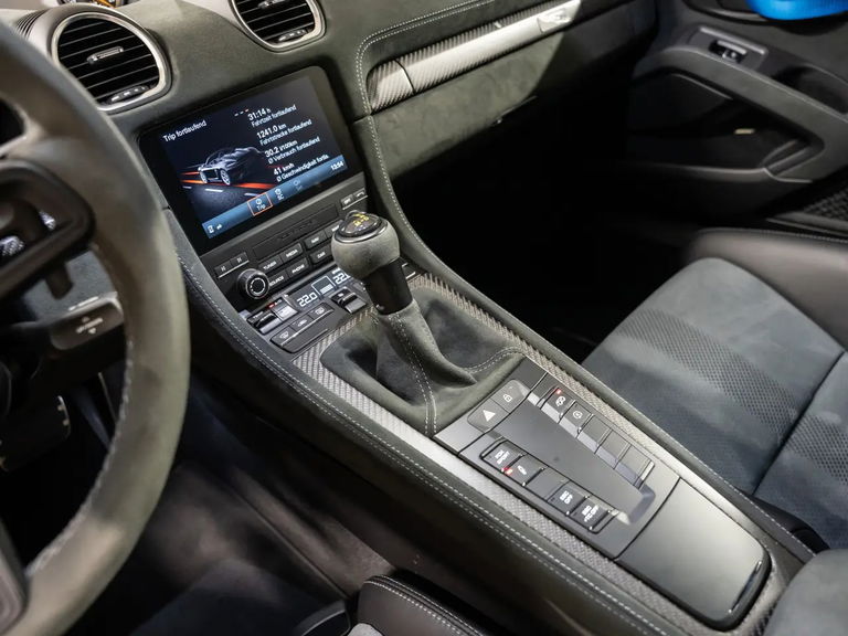 Porsche 718 Spyder RS