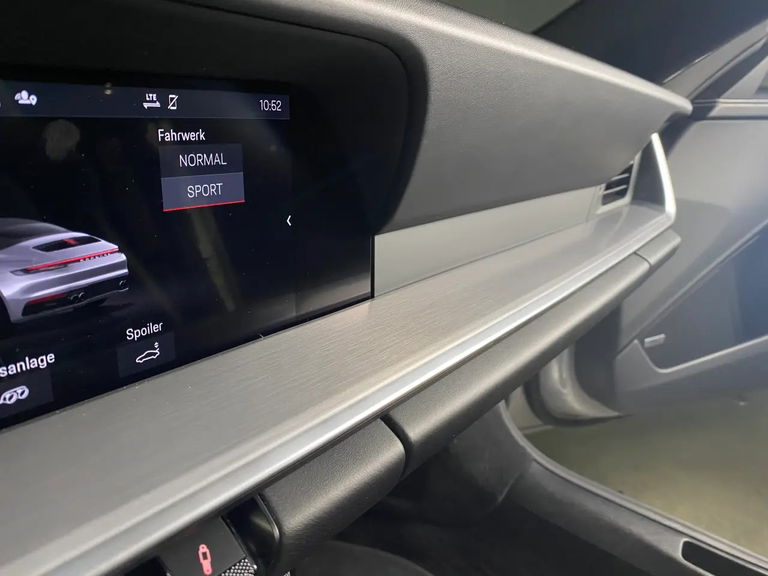 Porsche 992 Carrera 4S