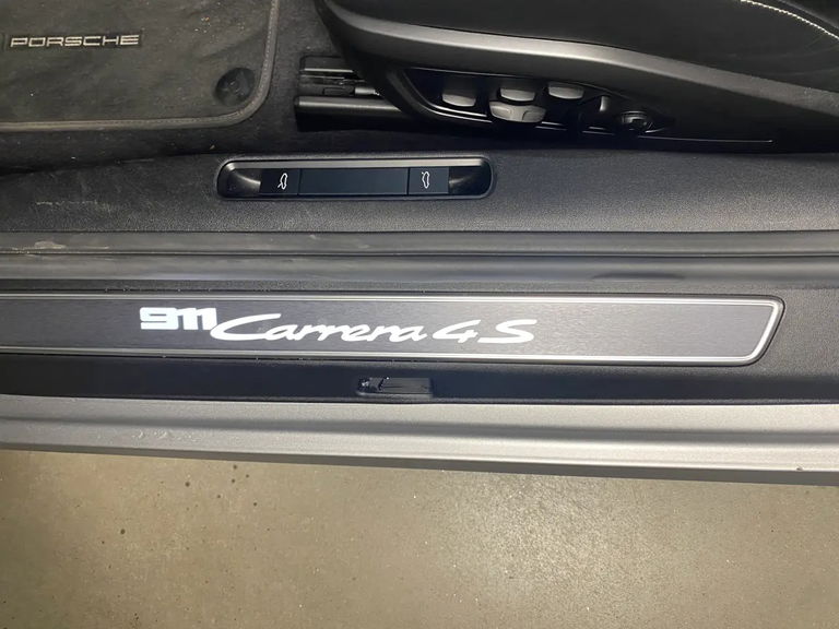 Porsche 992 Carrera 4S