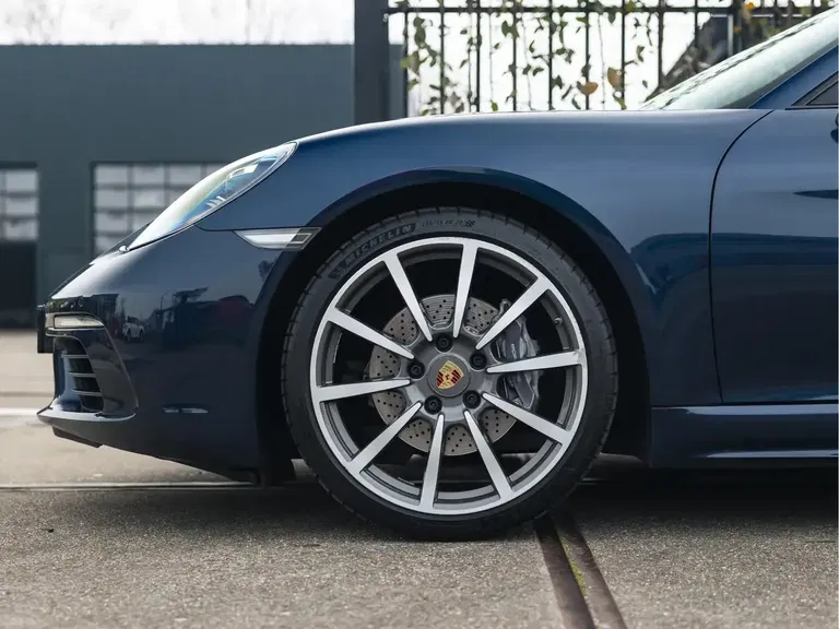 Porsche 718 Cayman
