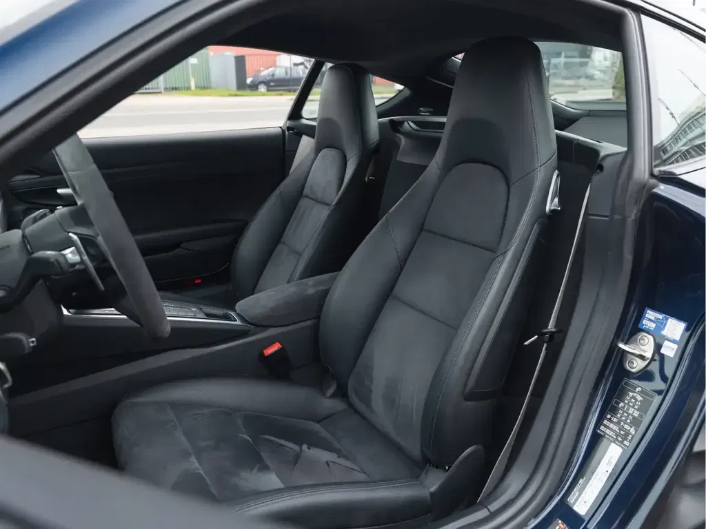 Porsche 718 Cayman
