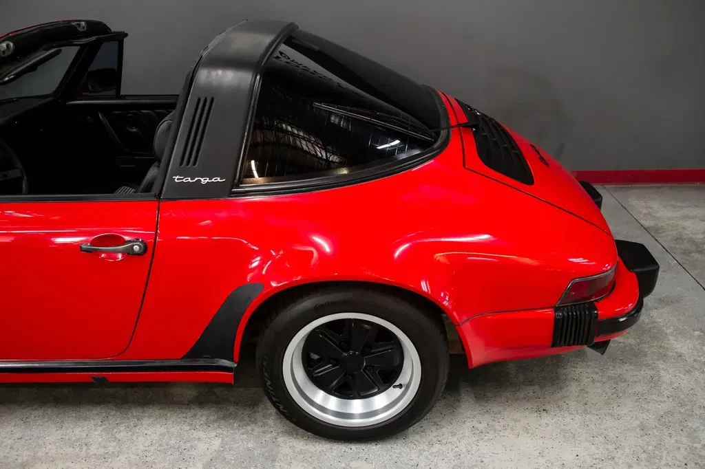 Porsche 911 Carrera 3.2