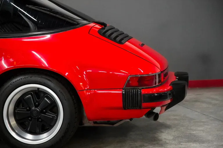 Porsche 911 Carrera 3.2