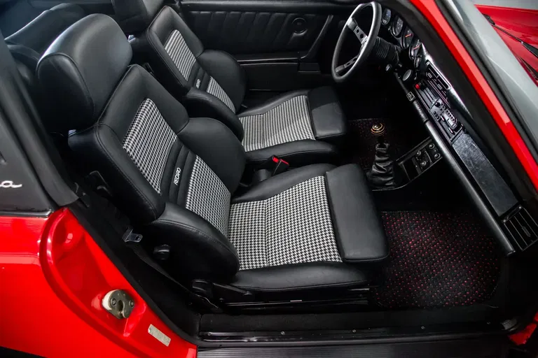 Porsche 911 Carrera 3.2