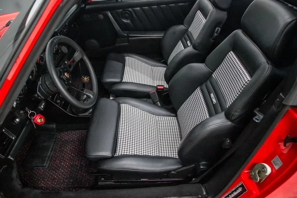 Porsche 911 Carrera 3.2