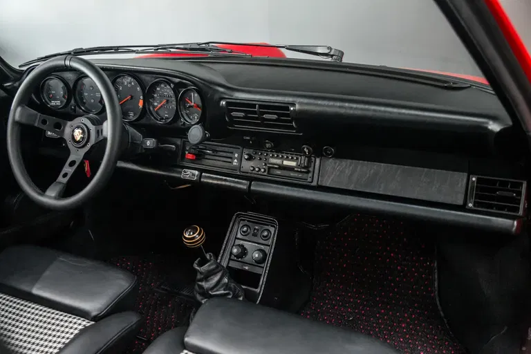 Porsche 911 Carrera 3.2