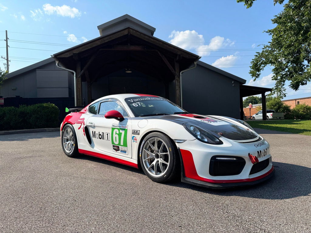 2016-porsche-gt4-clubsport-