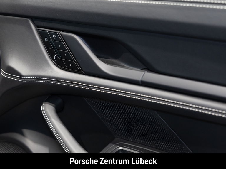 Porsche Taycan 4S Cross Turismo