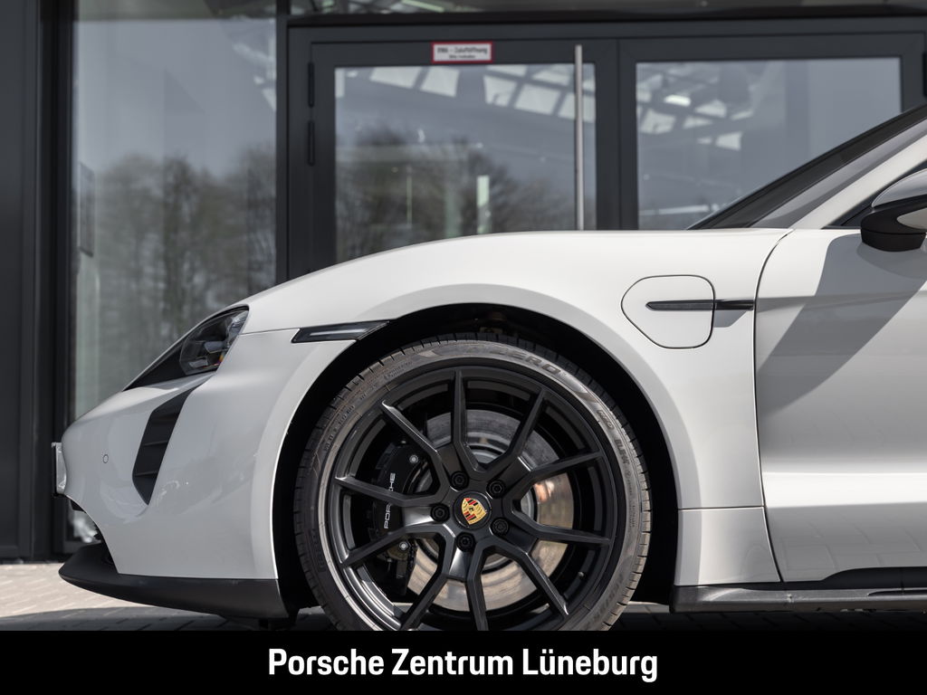 Porsche Taycan GTS Sport Turismo