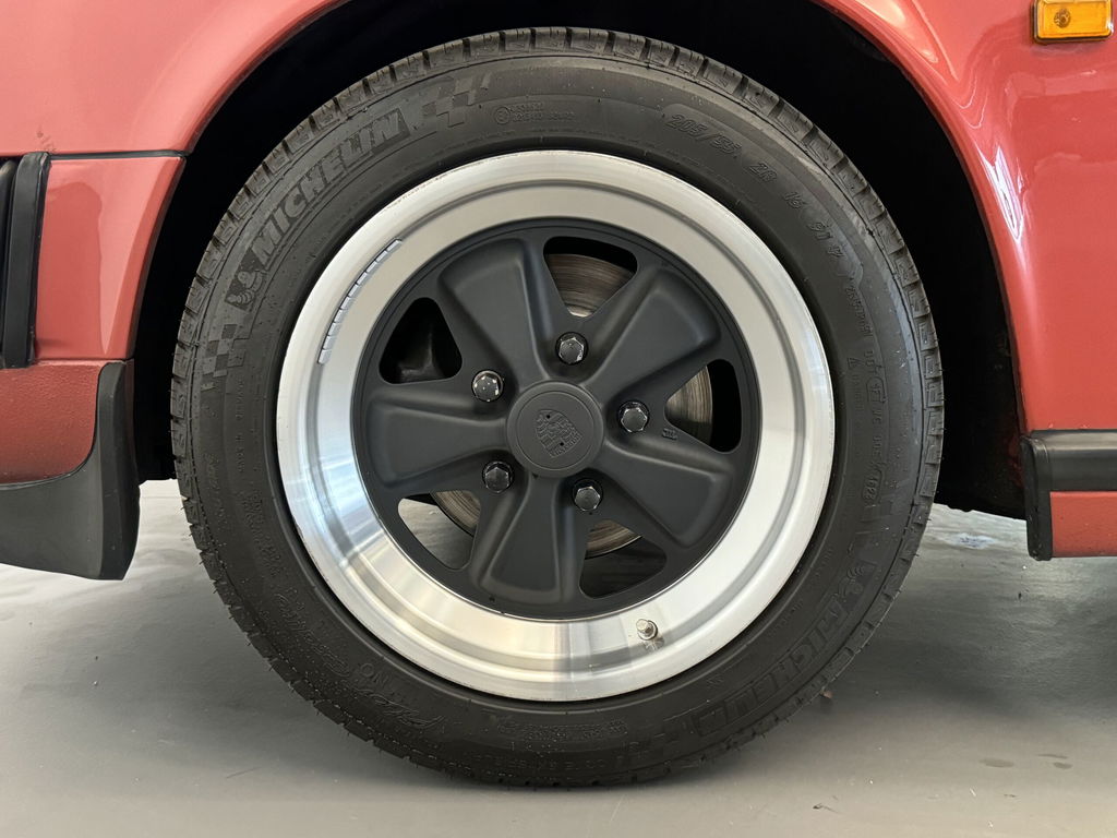 Porsche 911 Carrera 3.2 (US)