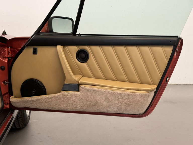 Porsche 911 Carrera 3.2 (US)