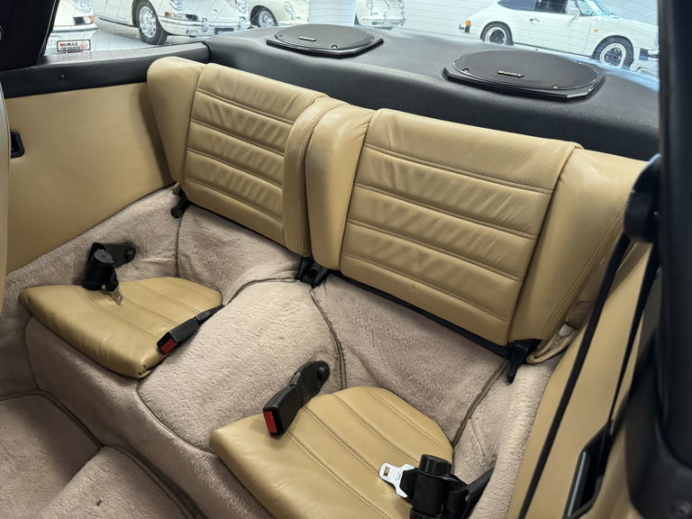 Porsche 911 Carrera 3.2 (US)