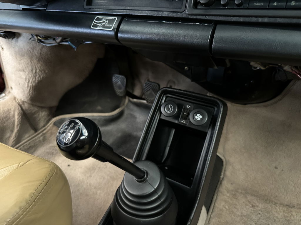 Porsche 911 Carrera 3.2 (US)