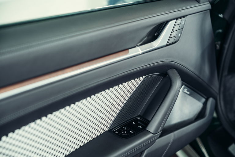 Porsche 992 Sport Classic