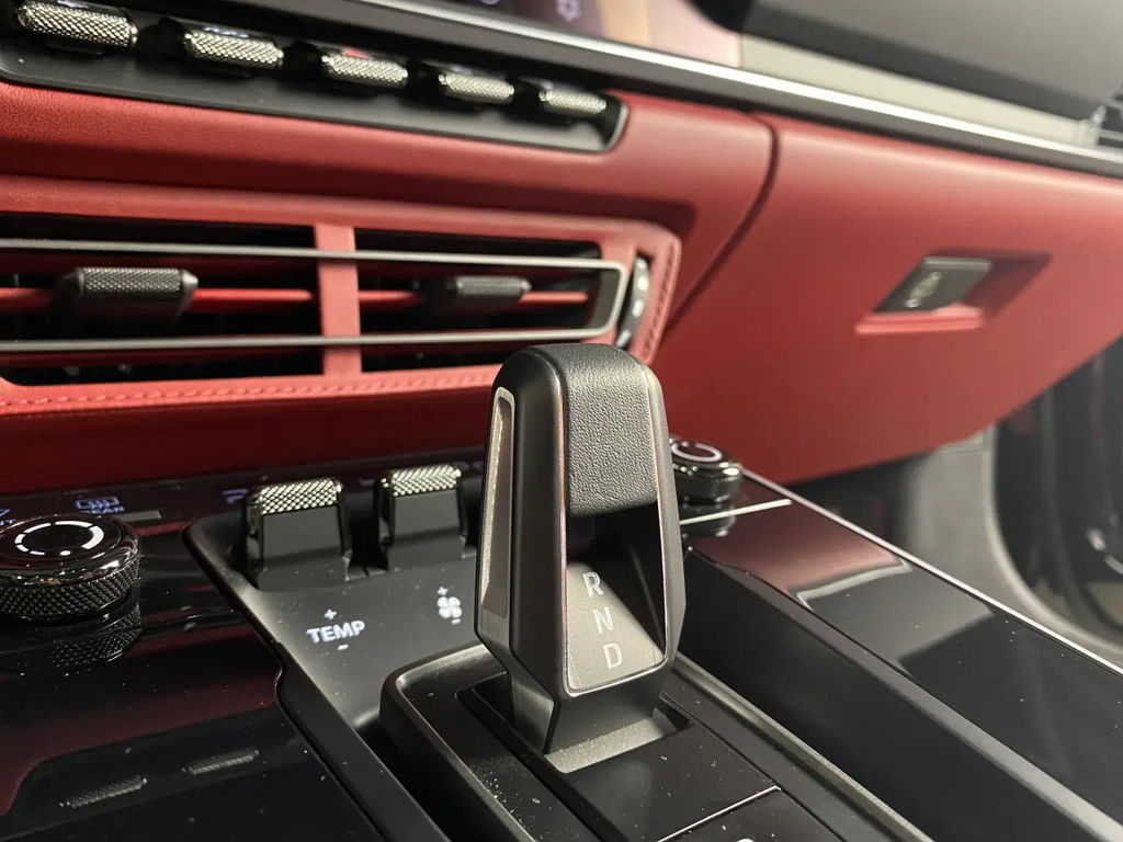 Porsche 992 Carrera 4 GTS