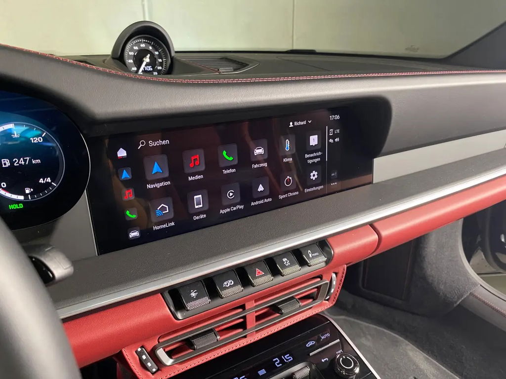 Porsche 992 Carrera 4 GTS