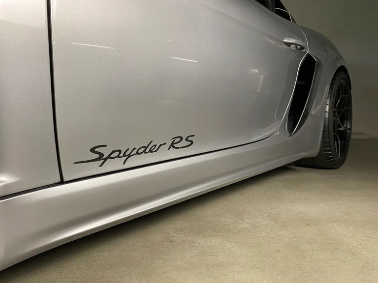 Porsche 718 Spyder RS