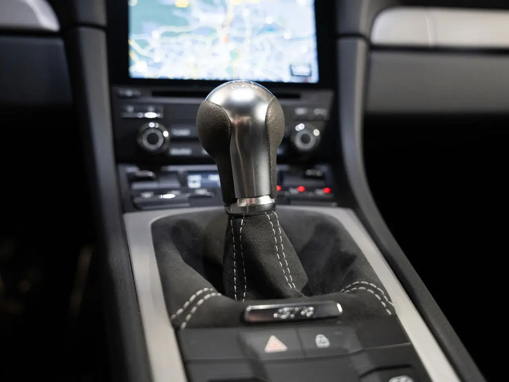 Porsche 718 Cayman GT4