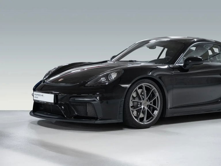 Porsche 718 Cayman GT4