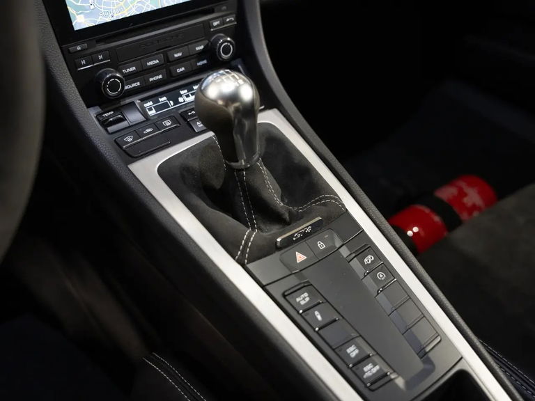 Porsche 718 Cayman GT4