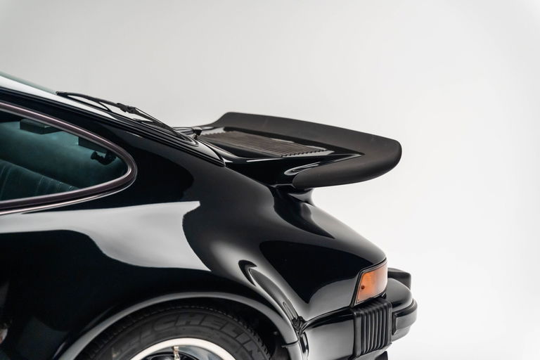 Porsche 911 Turbo 3.0 (US)