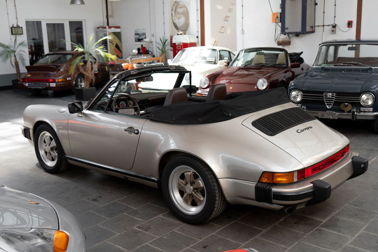 Porsche 911 Carrera 3.2 (US)