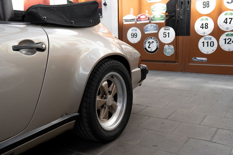Porsche 911 Carrera 3.2 (US)