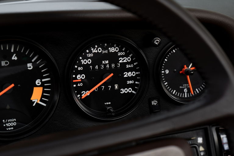 Porsche 911 Carrera 3.2 (US)