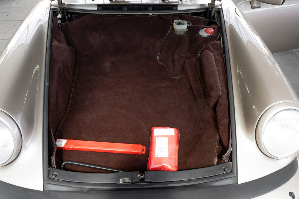 Porsche 911 Carrera 3.2 (US)